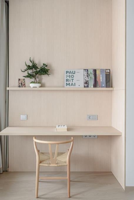 Cozy Japanese Oasis With Balcony, Gramophone, Netflix Apartamento VNO Exterior foto